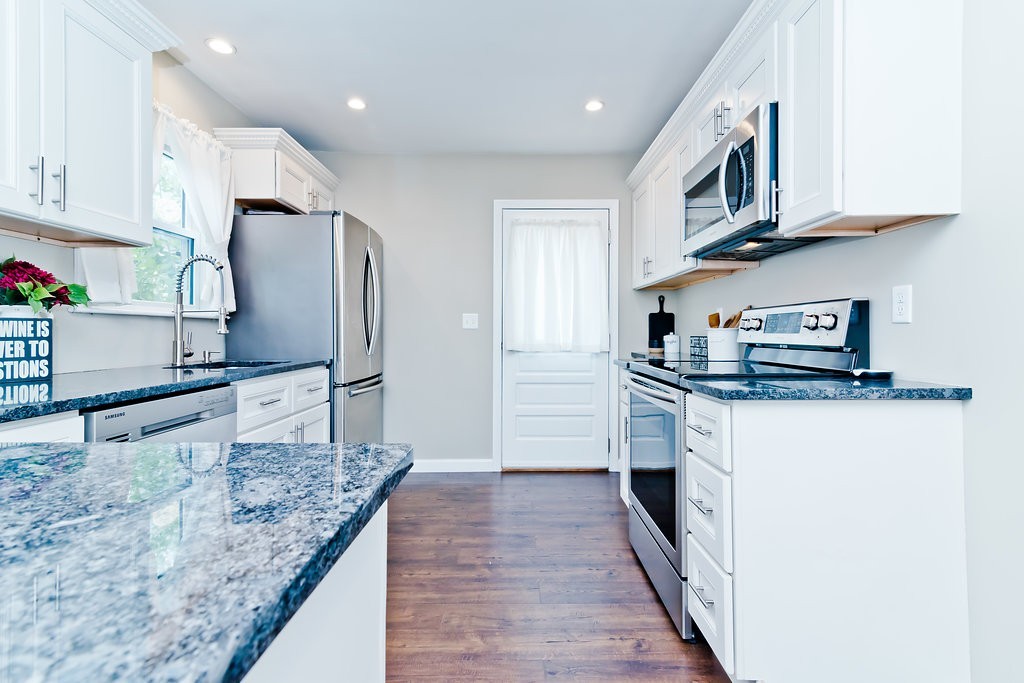 284 Whalom Road Lunenburg, MA 01462 - Photo 5 of 19