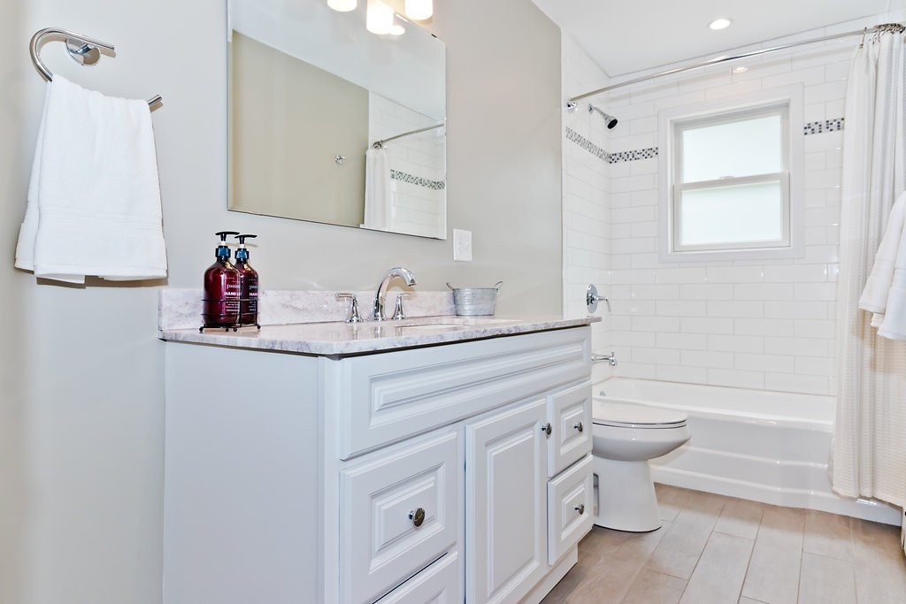 284 Whalom Road Lunenburg, MA 01462 - Photo 8 of 19