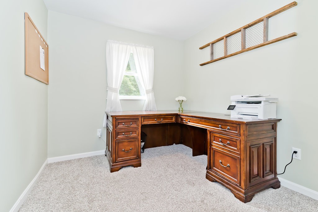 284 Whalom Road Lunenburg, MA 01462 - Photo 9 of 19
