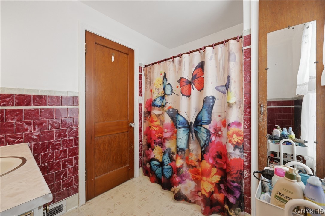 7127 Kinne Road Lockport Town, NY 14094 - Photo 17 of 26