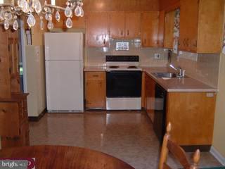 28 Woodview Road Malvern, PA 19355 - Photo 2 of 6 Gallery Image 2