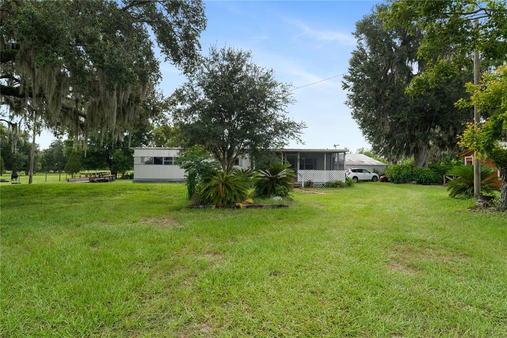 1877 C 478A Webster, FL 33597 - Photo 65 of 65 a front view of a house with garden