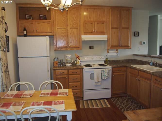21 South Appleman Road Tygh Valley, OR 97063 - Photo 3 of 18 Kitchen