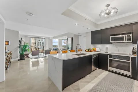 $795,000 | 401 Southwest 4th Avenue, Unit 1706, Fort Lauderdale, FL 33315