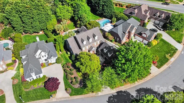 $1,600,000 | 7609 Windaliere Drive, Cornelius, NC 28031