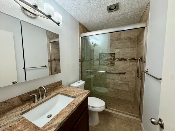 $1,825 | 223 Stowaway Cove, Unit B, Lakeway, TX 78734