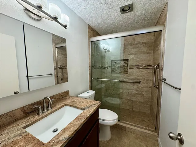 $1,975 | 223 Stowaway Cove, Unit B, Lakeway, TX 78734