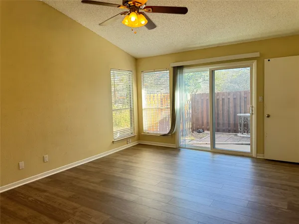 $1,825 | 223 Stowaway Cove, Unit B, Lakeway, TX 78734