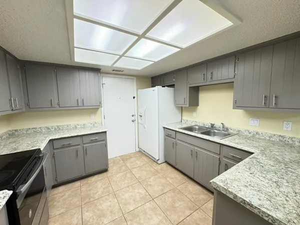 $1,825 | 223 Stowaway Cove, Unit B, Lakeway, TX 78734