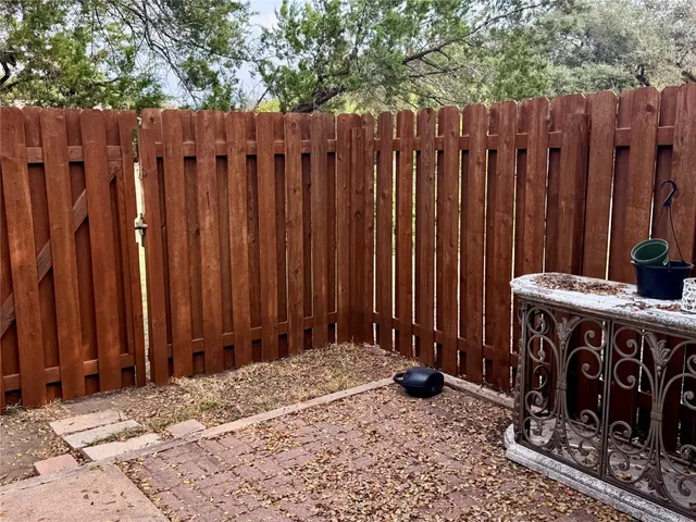 $1,975 | 223 Stowaway Cove, Unit B, Lakeway, TX 78734