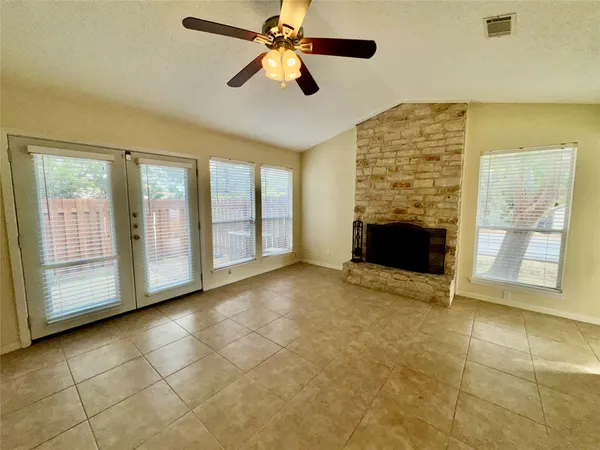 $1,825 | 223 Stowaway Cove, Unit B, Lakeway, TX 78734