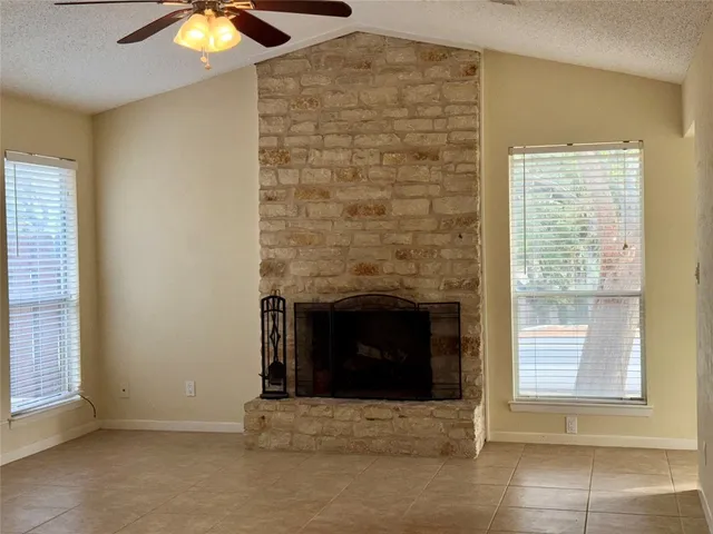 $1,975 | 223 Stowaway Cove, Unit B, Lakeway, TX 78734