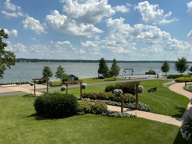 $42,900 | 2400 Geneva Street, Unit 1812, Delavan, WI 53115