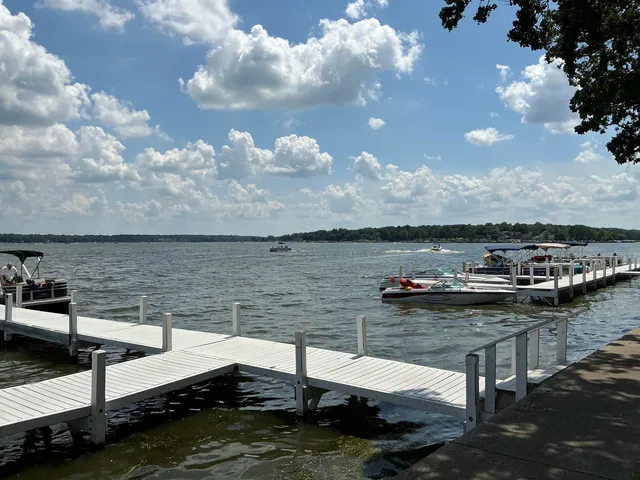 $42,900 | 2400 Geneva Street, Unit 1812, Delavan, WI 53115