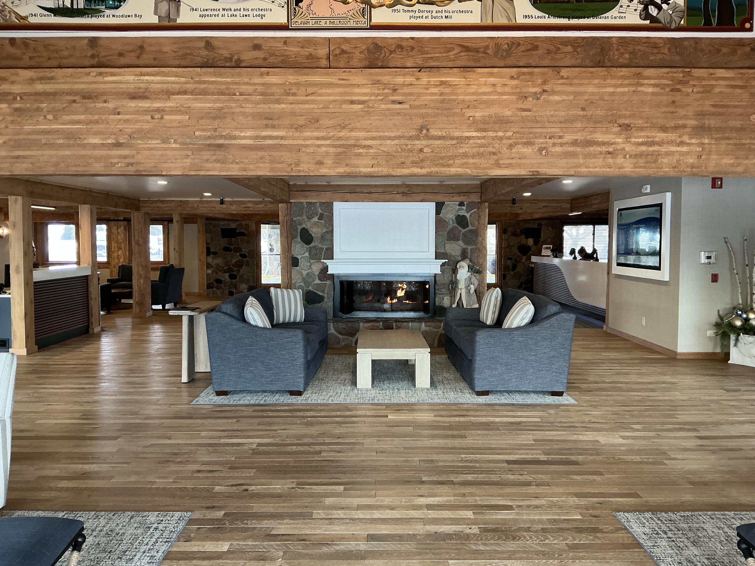 2400 Geneva Street, Unit 1812 Delavan, WI 53115 - Photo 62 of 74 Lobby Sitting Area