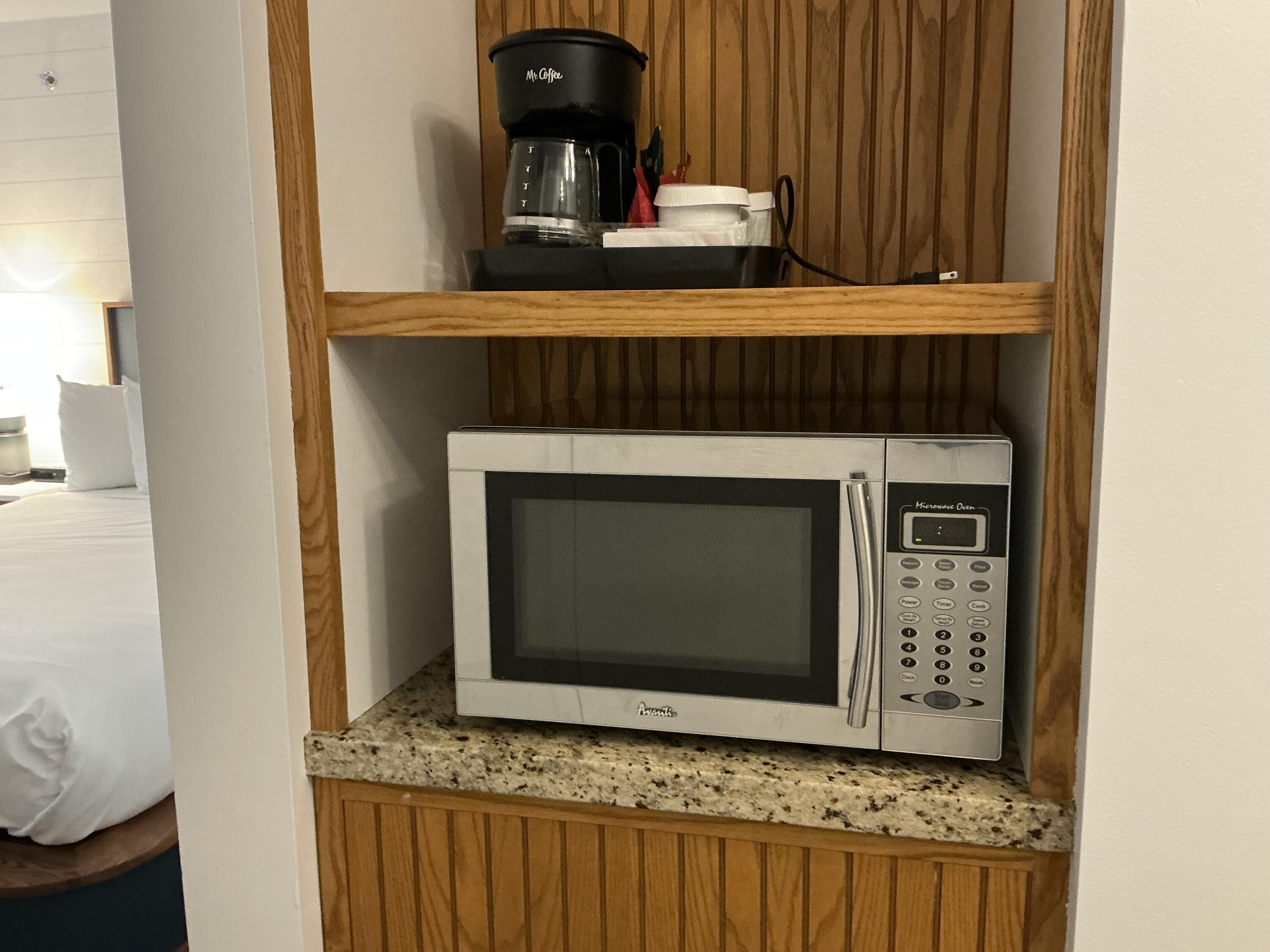2400 Geneva Street, Unit 1812 Delavan, WI 53115 - Photo 70 of 74 Kitchenette