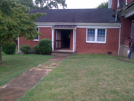 3014 Linwood Road Northwest Roanoke, VA 24017 - Photo 2 of 14 Sheila Wright 041
