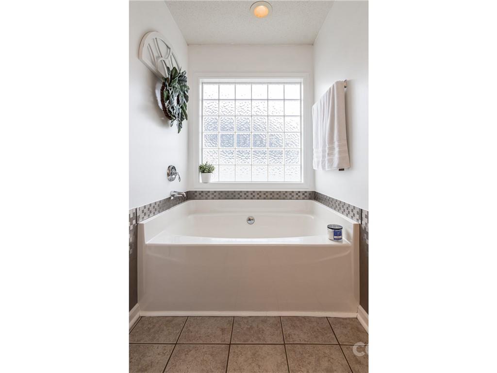 70 Woodfern Road Fletcher, NC 28732 - Photo 17 of 31 Gallery Image 17