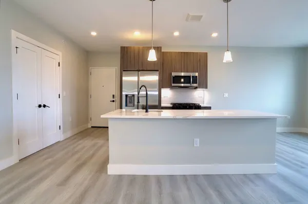 $3,415 | 3516 John F. Kennedy Boulevard, Unit 403, Jersey City, NJ 07307