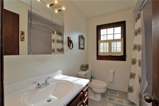1174 Dimple Road Chapmansboro, TN 37035 - Photo 13 of 20 Guest bath has been recently remodeled