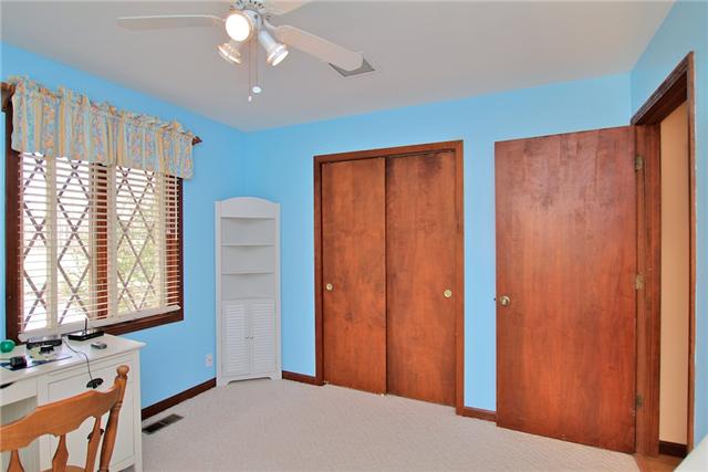 1174 Dimple Road Chapmansboro, TN 37035 - Photo 14 of 20 2nd guest bedroom also has an extra large closet