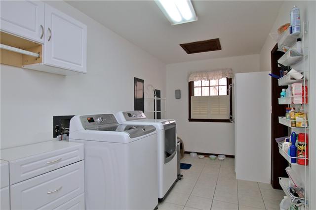 1174 Dimple Road Chapmansboro, TN 37035 - Photo 18 of 20 Not your typical laundry room