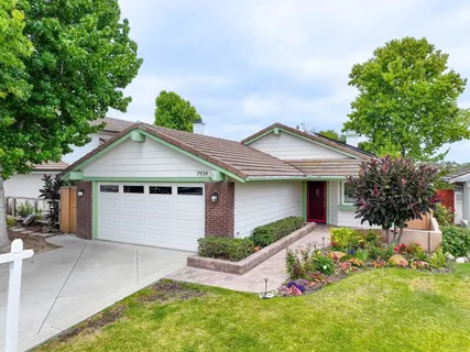 $1,199,900 | 7934 Calle Posada, Carlsbad, CA 92009