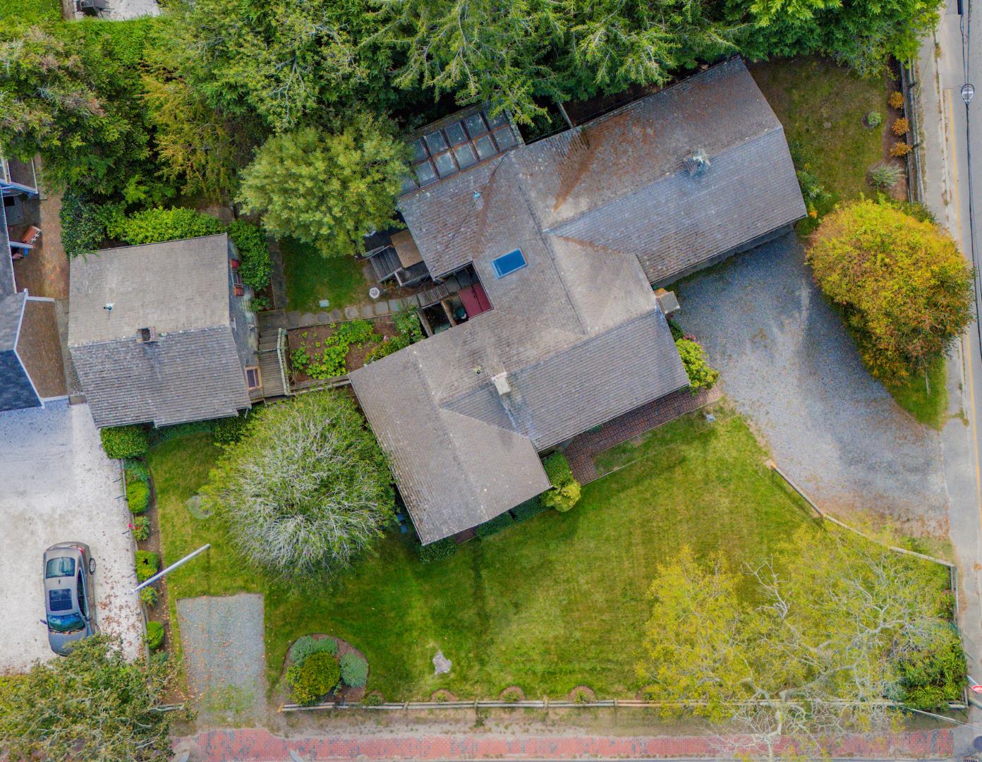 161 Orange Street Nantucket, MA 02554 - Photo 7 of 40