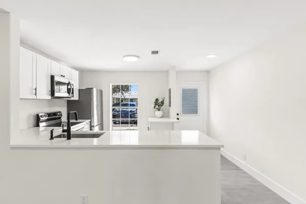 $2,300 | 551 Covered Bridge Boulevard, Lake Worth, FL 33467