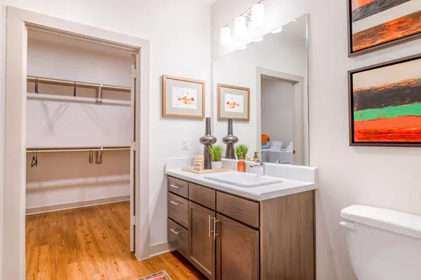 $2,253 | 13939 Hillcroft Avenue, Unit 1212, Houston, TX 77085