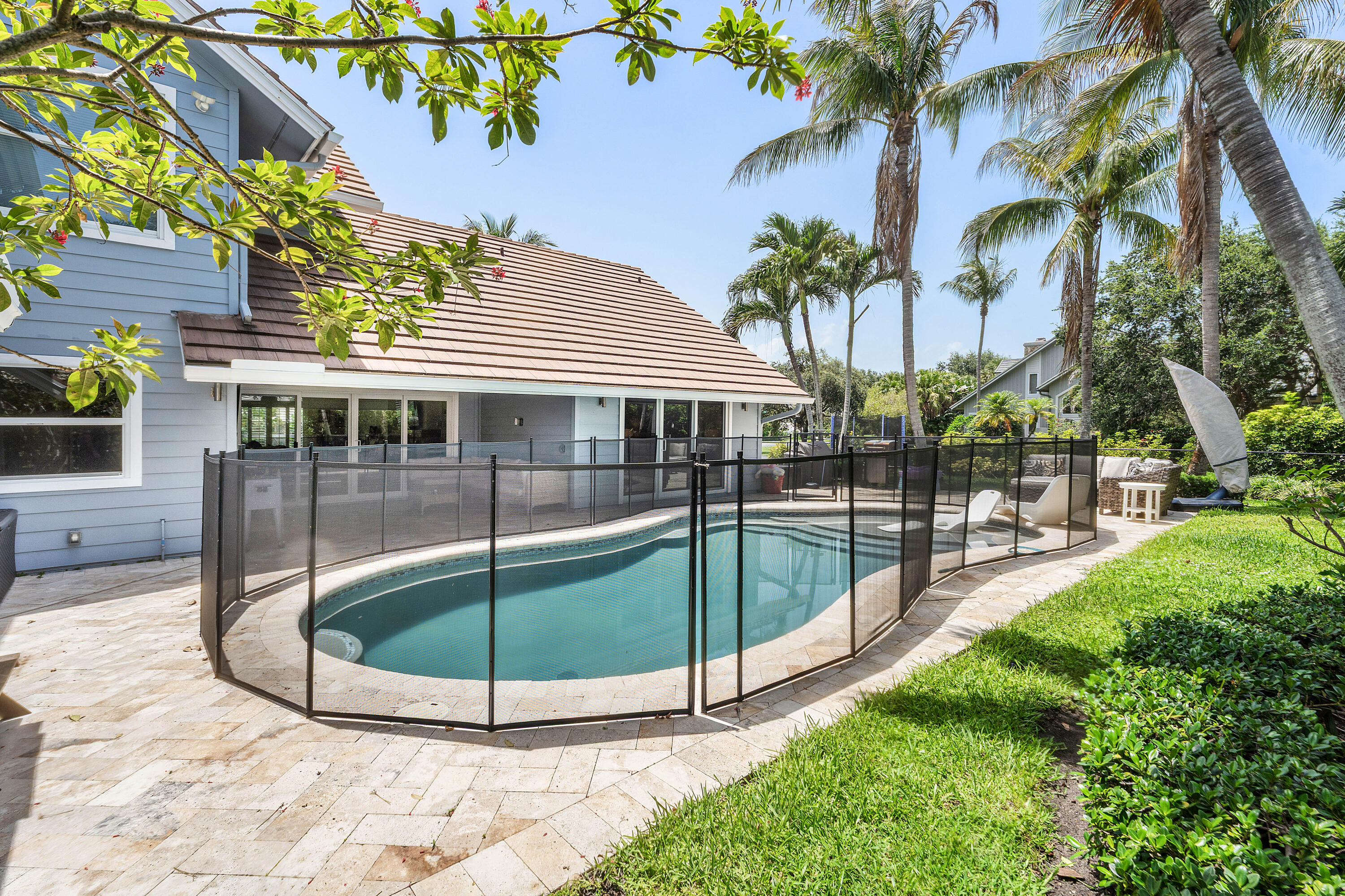 18770 Southeast River Ridge Road Jupiter, FL 33469 - Photo 29 of 34 Pool