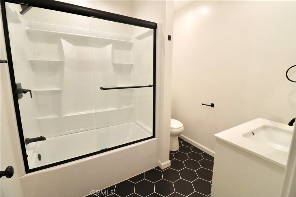 3152 Lime Street, Unit A Riverside, CA 92501 - Photo 17 of 26 Gallery Image 17