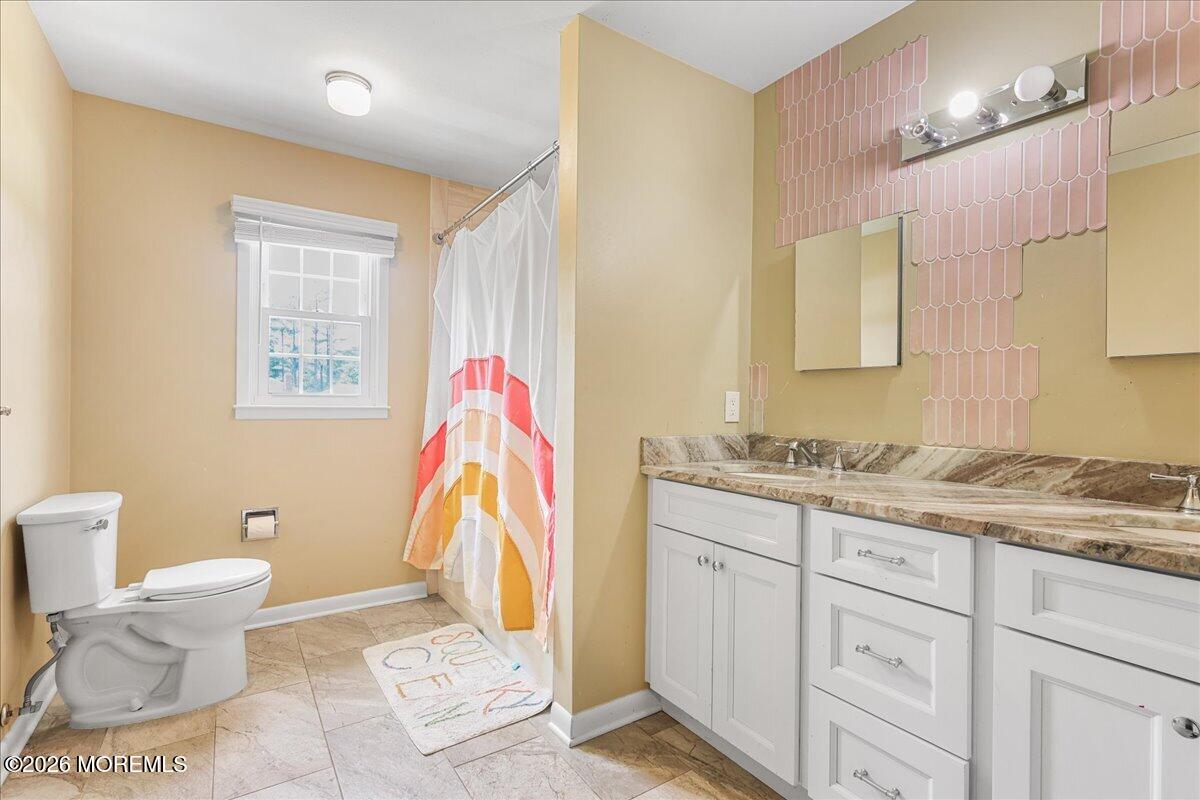 16 Newcastle Road Freehold, NJ 07728 - Photo 23 of 32 26-Bathroom