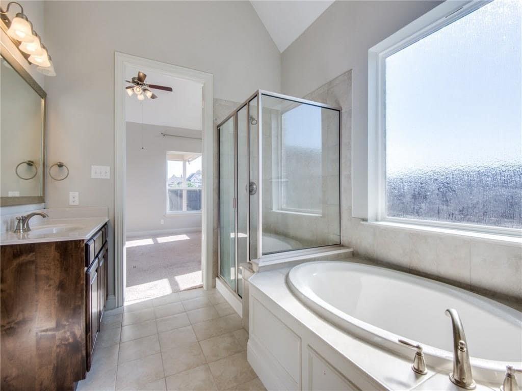 1121 Ranch Gate Lane Frisco, TX 75036 - Photo 8 of 13 Master Bathroom