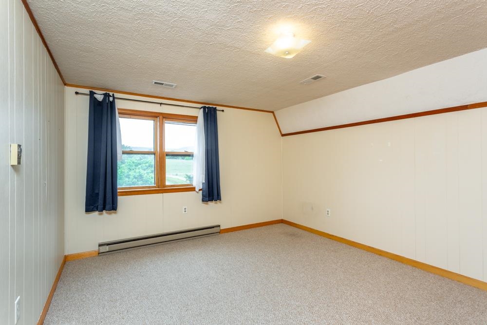 609 Mountain View Road Shenandoah, VA 22849 - Photo 15 of 33 Gallery Image 15