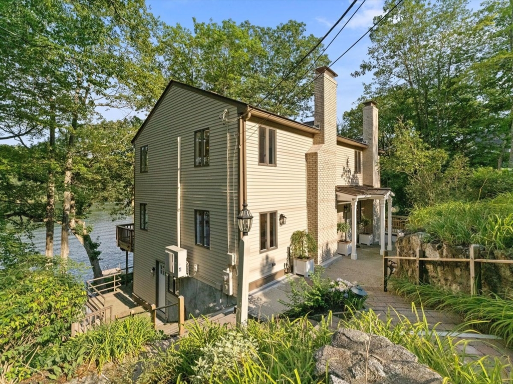 105 Crockett Road Upton, MA 01757 - Photo 4 of 42 Gallery Image 4