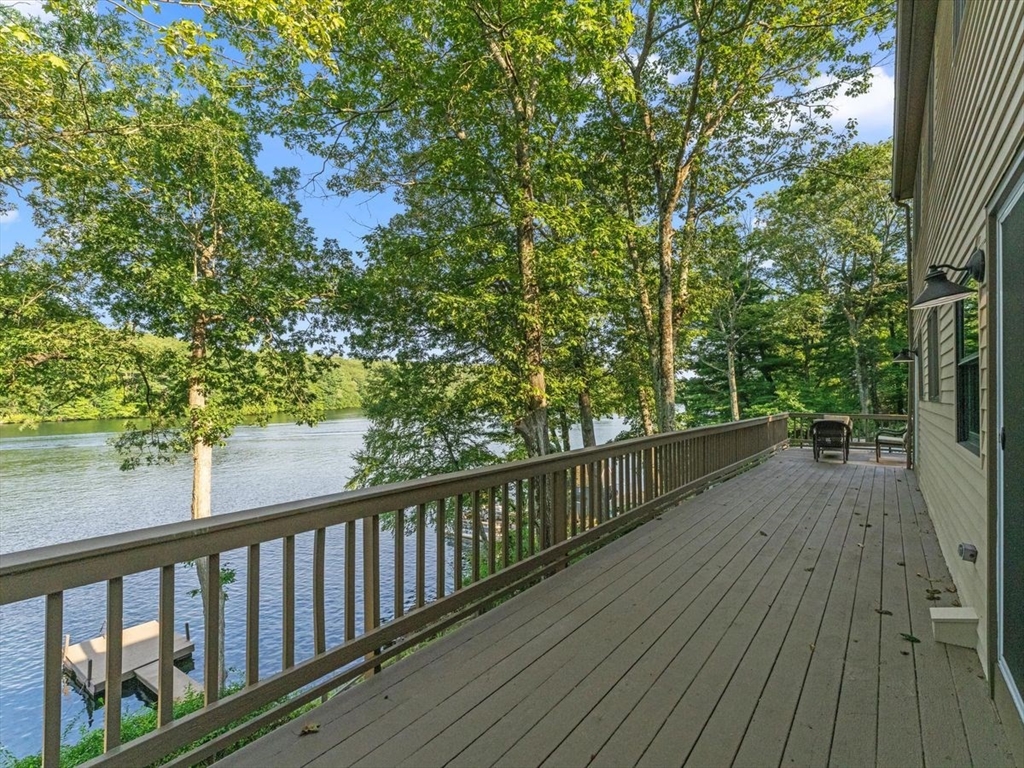 105 Crockett Road Upton, MA 01757 - Photo 5 of 42 Gallery Image 5
