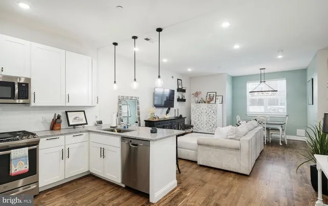 $2,000 | 207 East Allen Street, Unit 2, Philadelphia, PA 19125