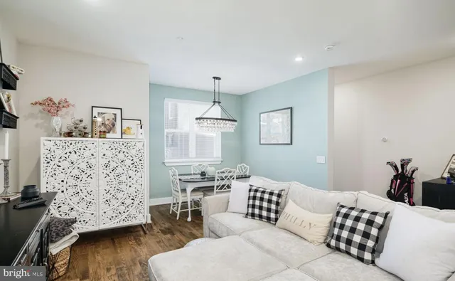 $2,000 | 207 East Allen Street, Unit 2, Philadelphia, PA 19125