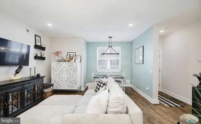 $2,000 | 207 East Allen Street, Unit 2, Philadelphia, PA 19125