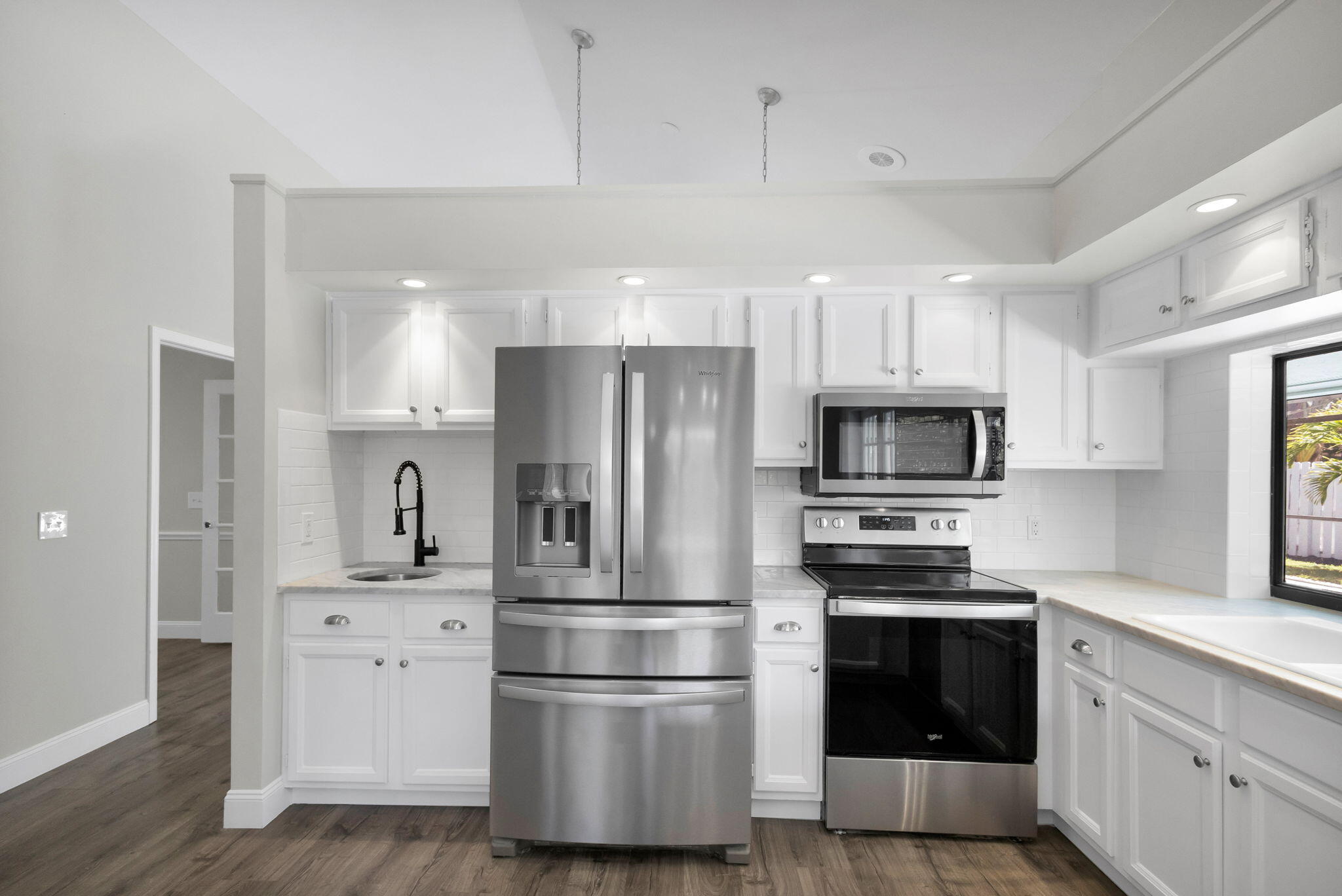 120 Bayberry Circle Jupiter, FL 33458 - Photo 11 of 37 Kitchen