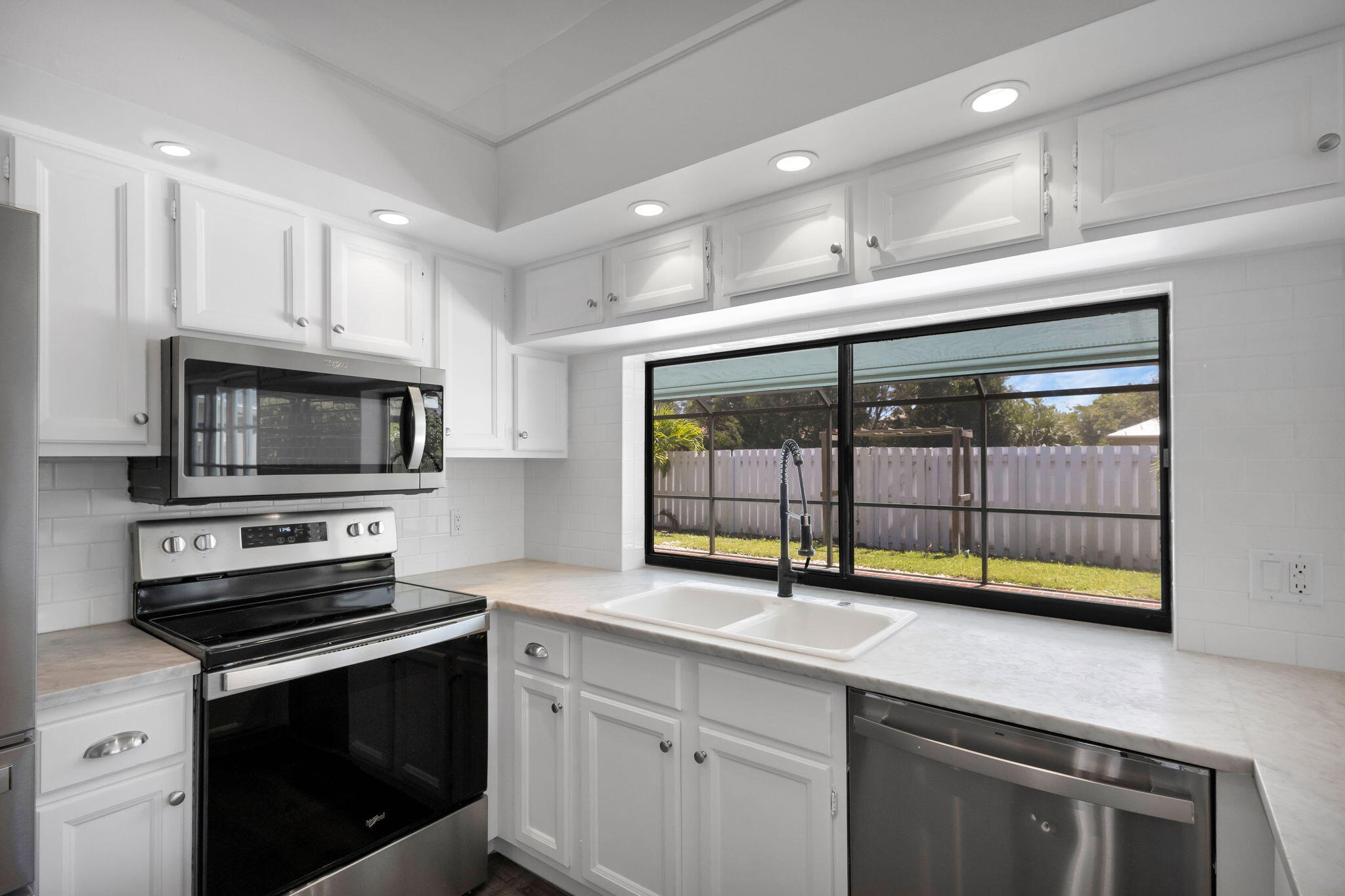120 Bayberry Circle Jupiter, FL 33458 - Photo 12 of 37 Kitchen