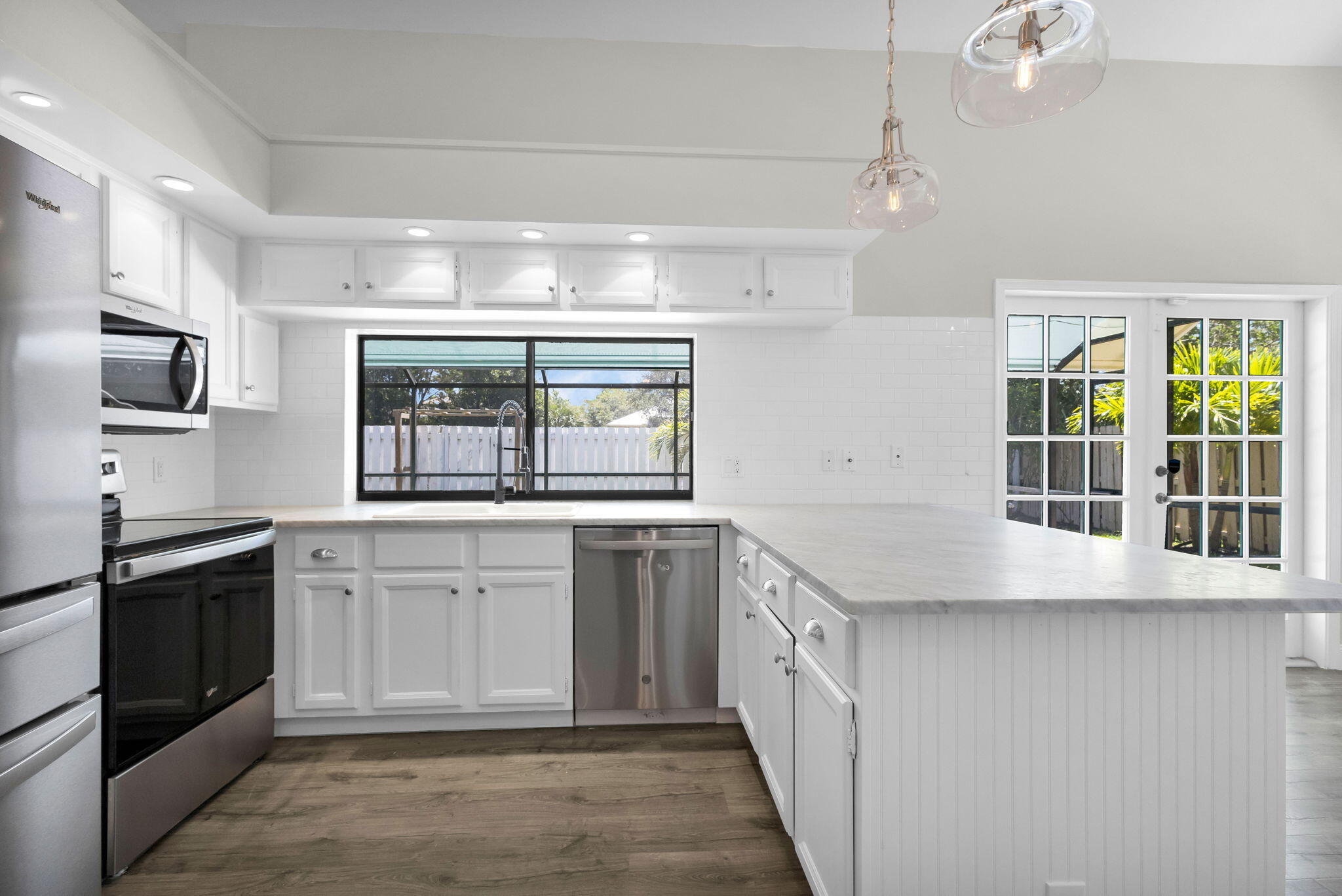 120 Bayberry Circle Jupiter, FL 33458 - Photo 13 of 37 Snack Bar