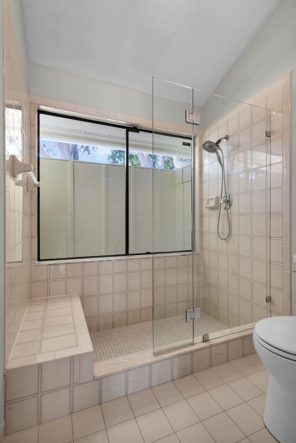 120 Bayberry Circle Jupiter, FL 33458 - Photo 22 of 37 Master Bathroom