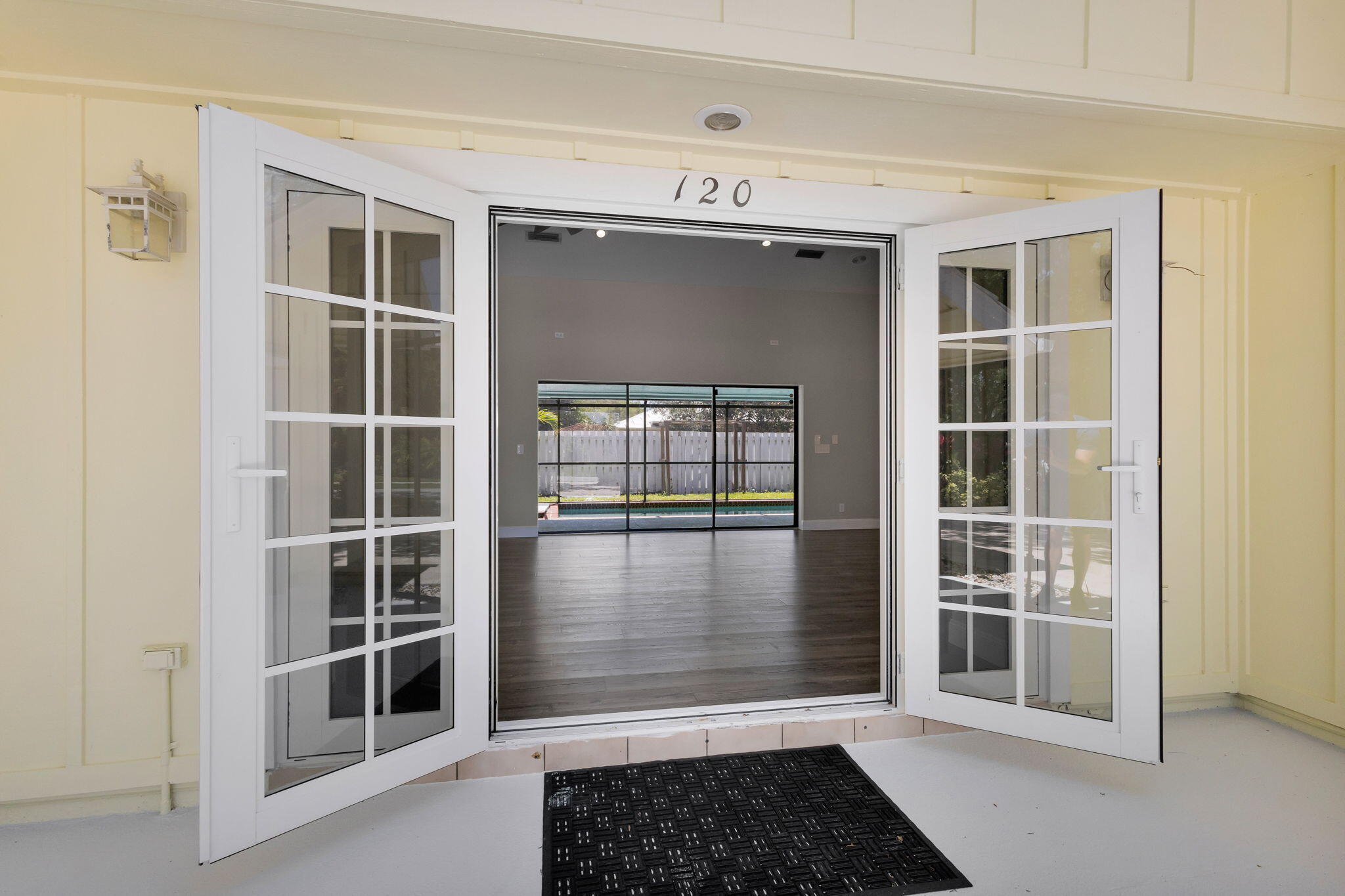 120 Bayberry Circle Jupiter, FL 33458 - Photo 4 of 37 Entrance