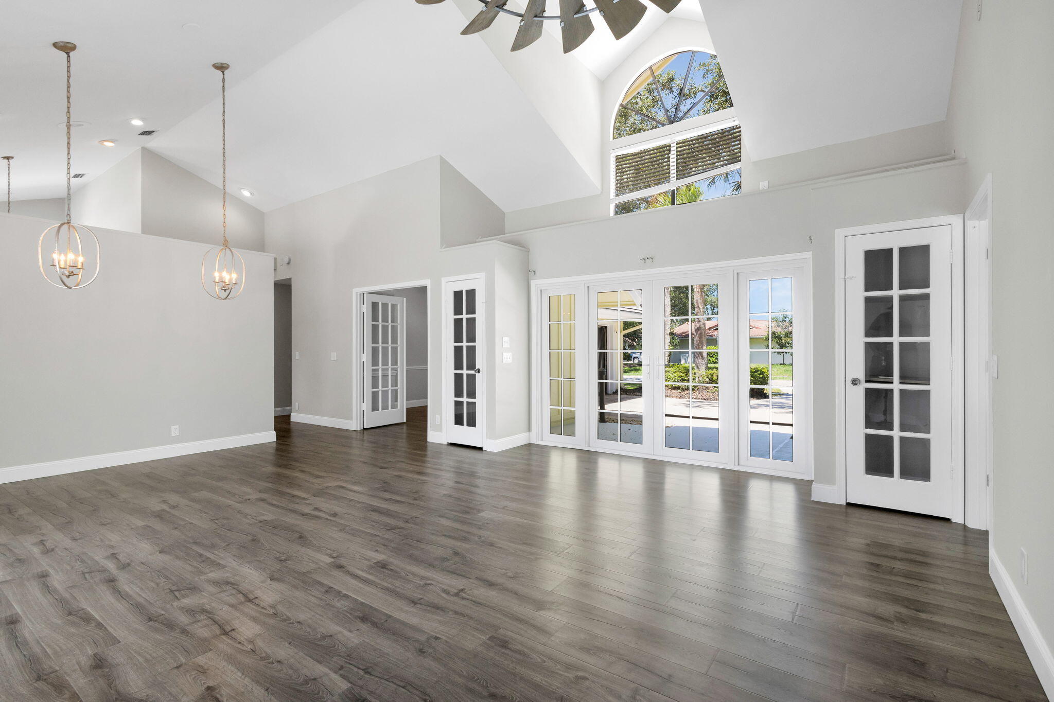 120 Bayberry Circle Jupiter, FL 33458 - Photo 5 of 37 Entrance