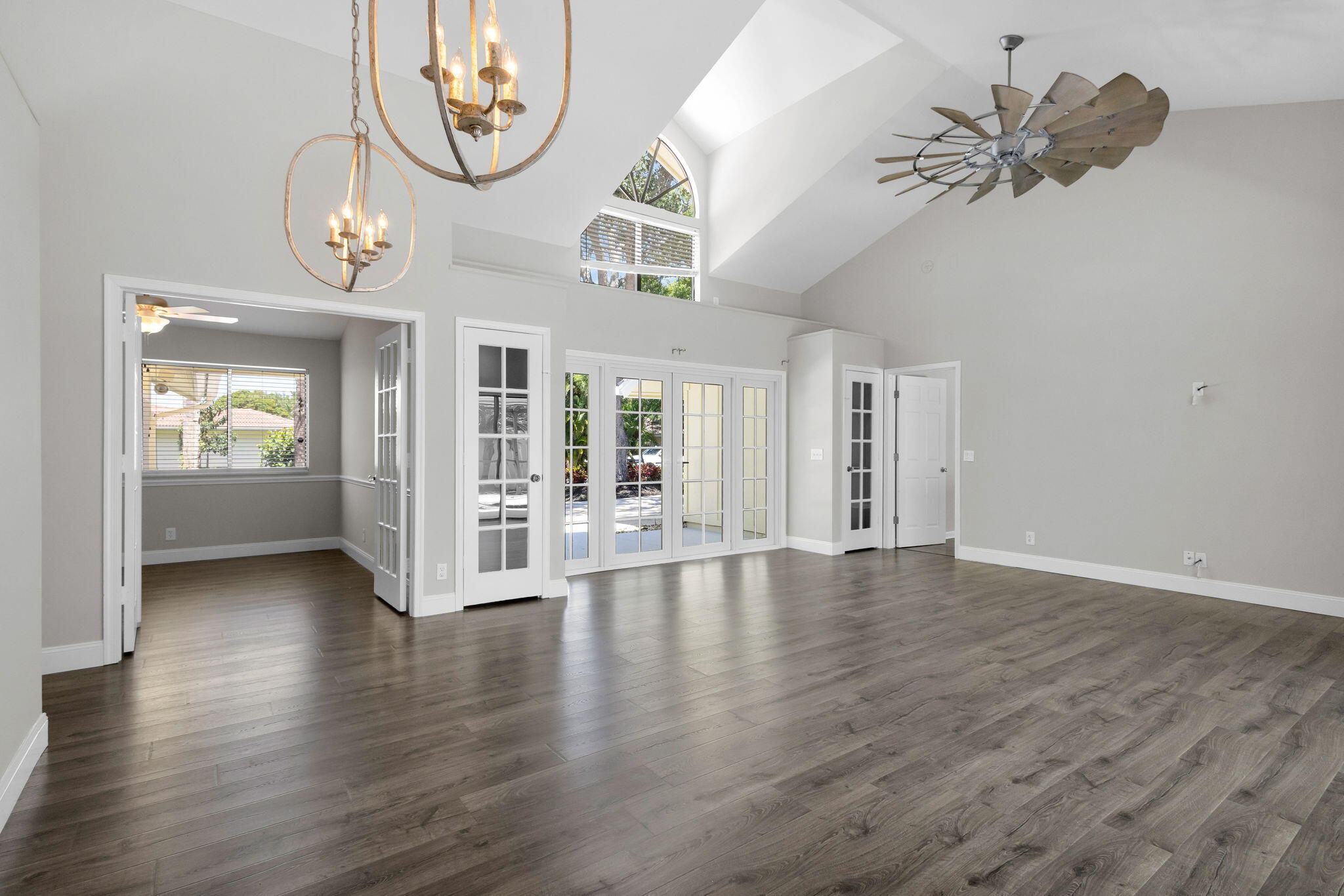 120 Bayberry Circle Jupiter, FL 33458 - Photo 8 of 37 Dining / Living