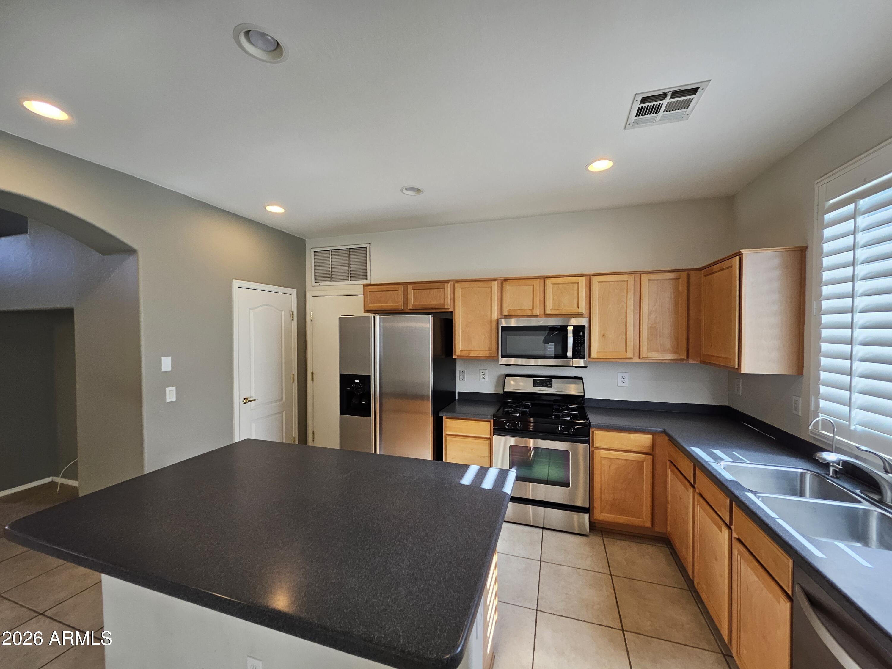 3841 East Minton Street Phoenix, AZ 85042 - Photo 9 of 39 20260120_130244