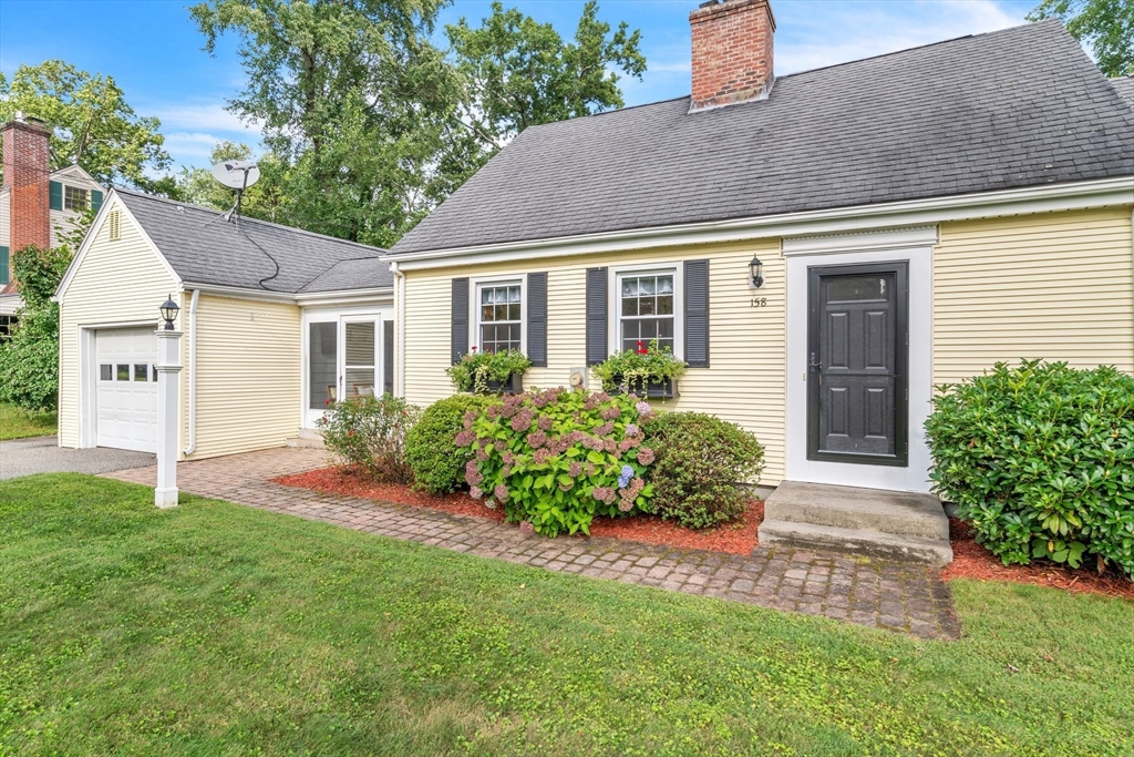 158 Falmouth Road West Springfield, MA 01089 - Photo 2 of 42 Gallery Image 2