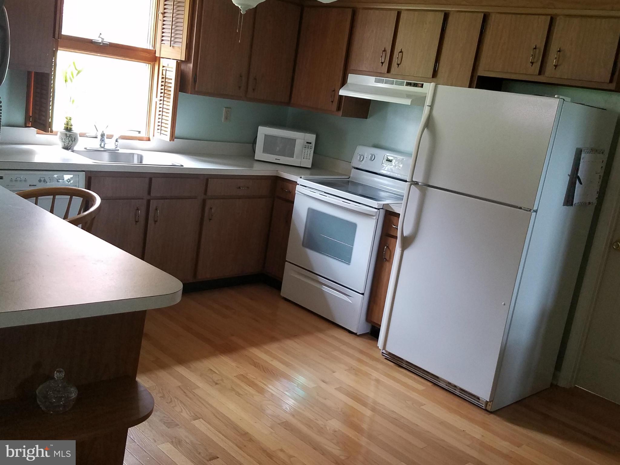 1331 South Seneca Road Baltimore, MD 21220 - Photo 5 of 13 Kitchen